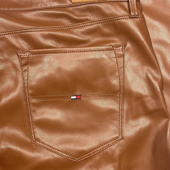 NWT Tommy Jeans Tommy Hilfiger Brown Faux Leather Dickinson Pants  SZ 32 - Picture 8 of 9